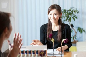 Q4：事業を始めて、最初の仕事について教えて下さい。