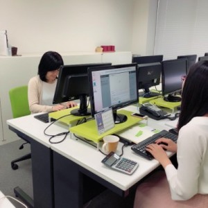 Q4：事業を始めて、最初の仕事について教えて下さい。